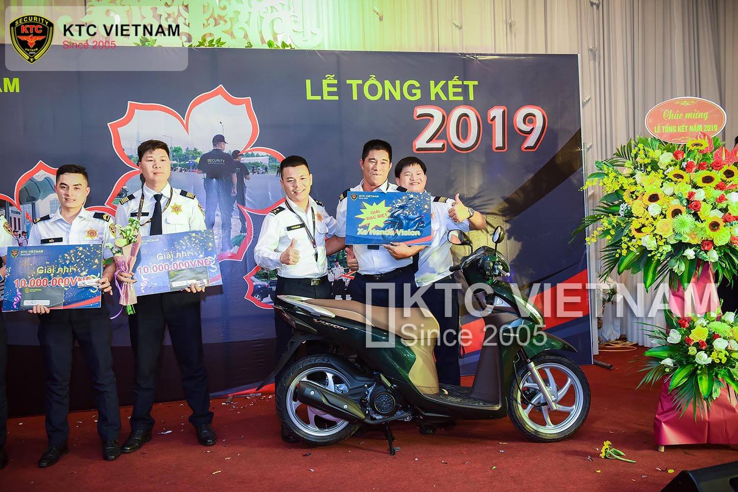 Tong_ket_cuoi_nam_2019_12