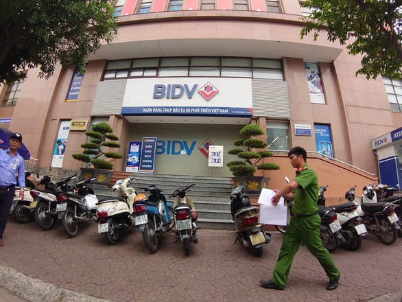 BIDV Bank Ngoc Khanh Branch was robbed